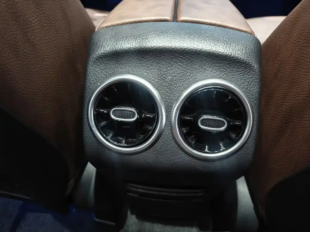 MERCEDES BENZ GLB 2023