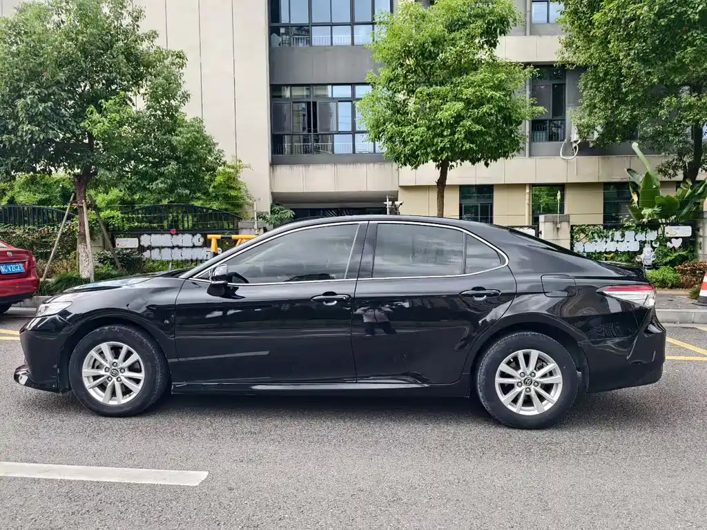 TOYOTA CAMRY 2018