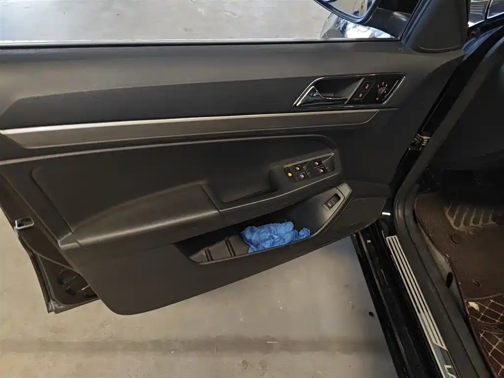 VOLKSWAGEN LAVIDA 2017
