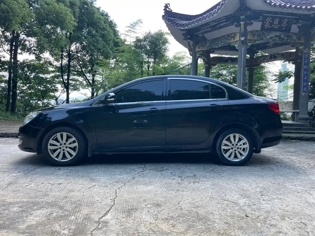ROEWE 350 2015