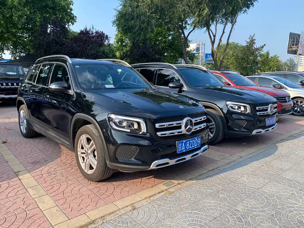 MERCEDES BENZ GLB 2023