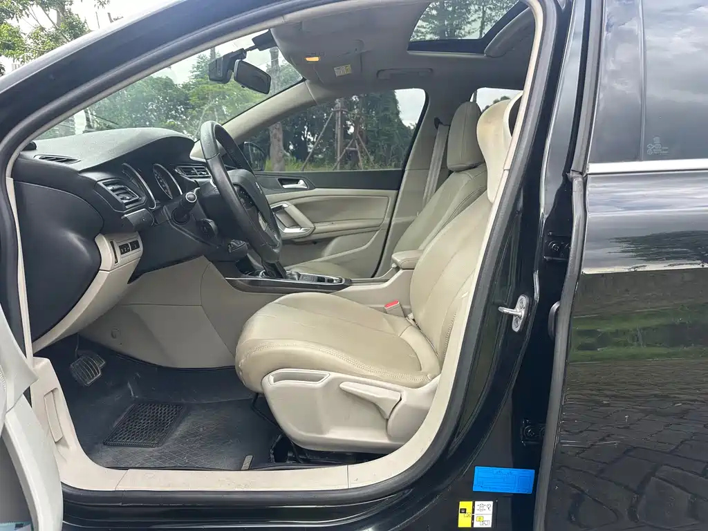 PEUGEOT 408 2014