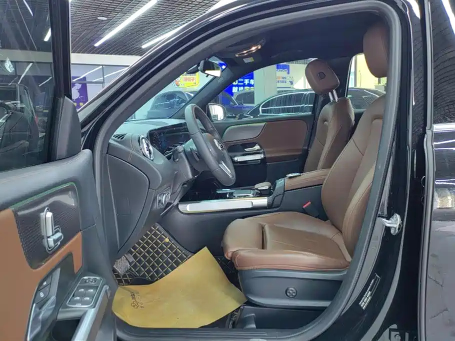 MERCEDES BENZ GLB 2023