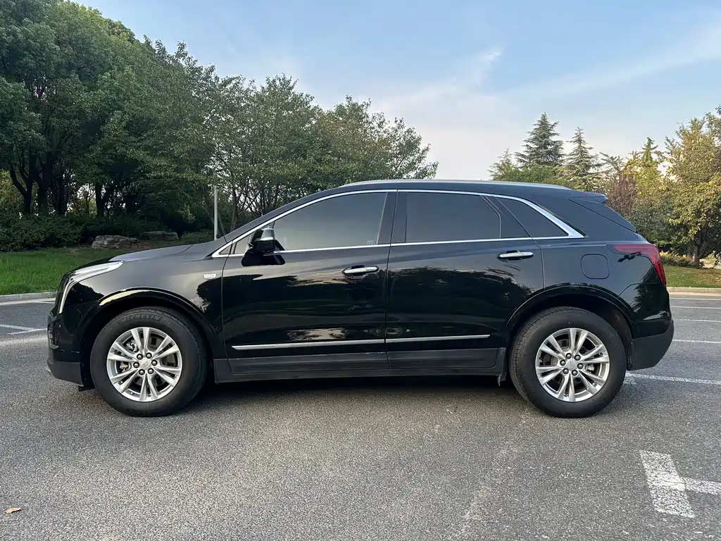 CADILLAC XT5 2021