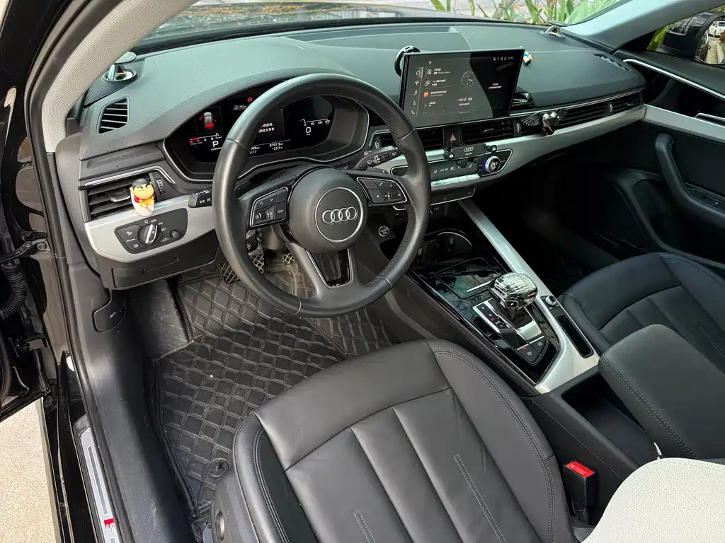 AUDI A4 IMPORT 2023