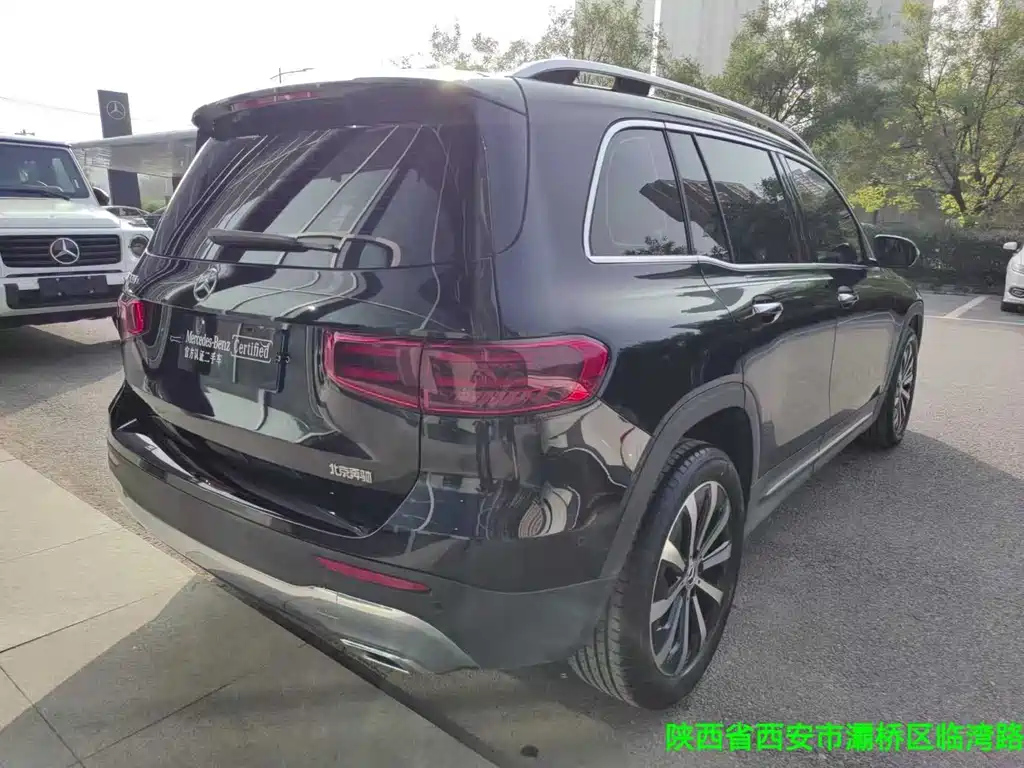 MERCEDES BENZ GLB 2024