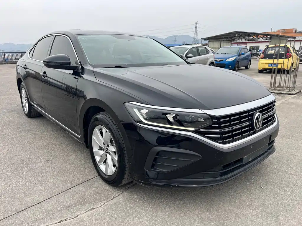 VOLKSWAGEN PASSAT 2022
