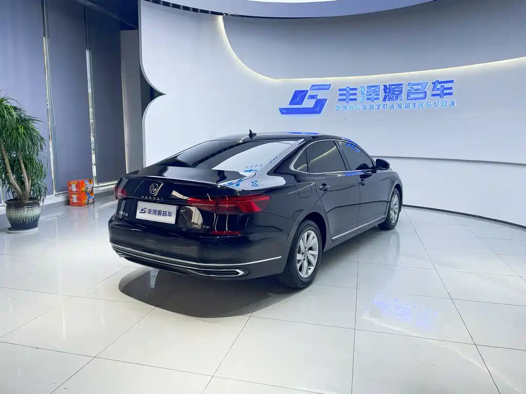 VOLKSWAGEN PASSAT 2022