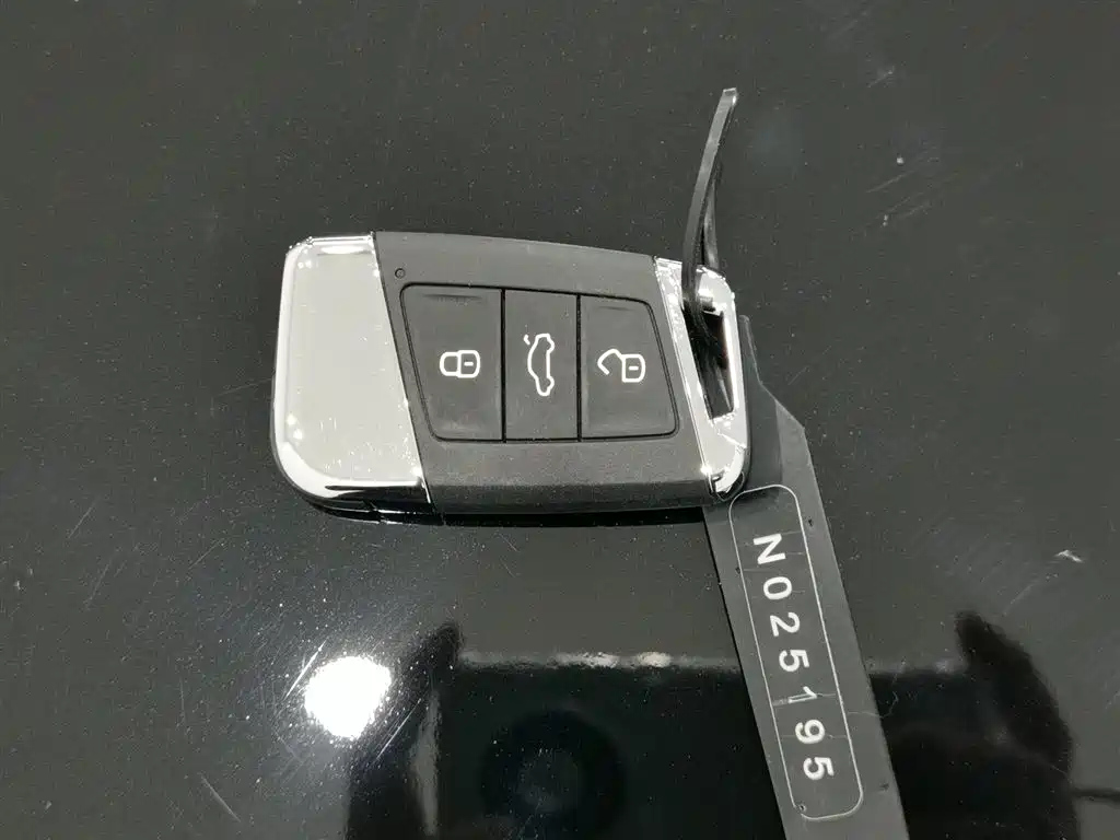 VOLKSWAGEN PASSAT 2019