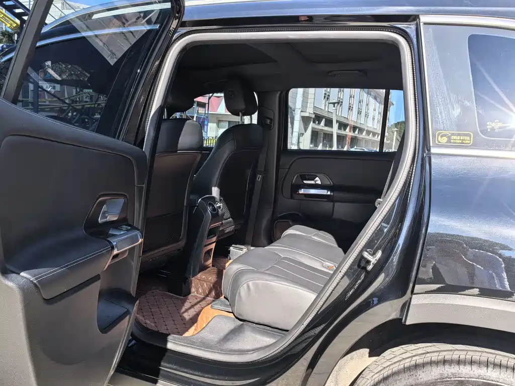 MERCEDES BENZ GLB 2023