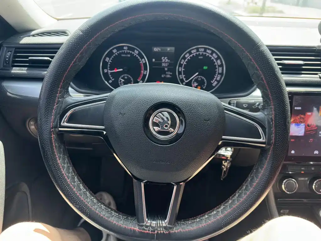 SKODA SUPERB 2018