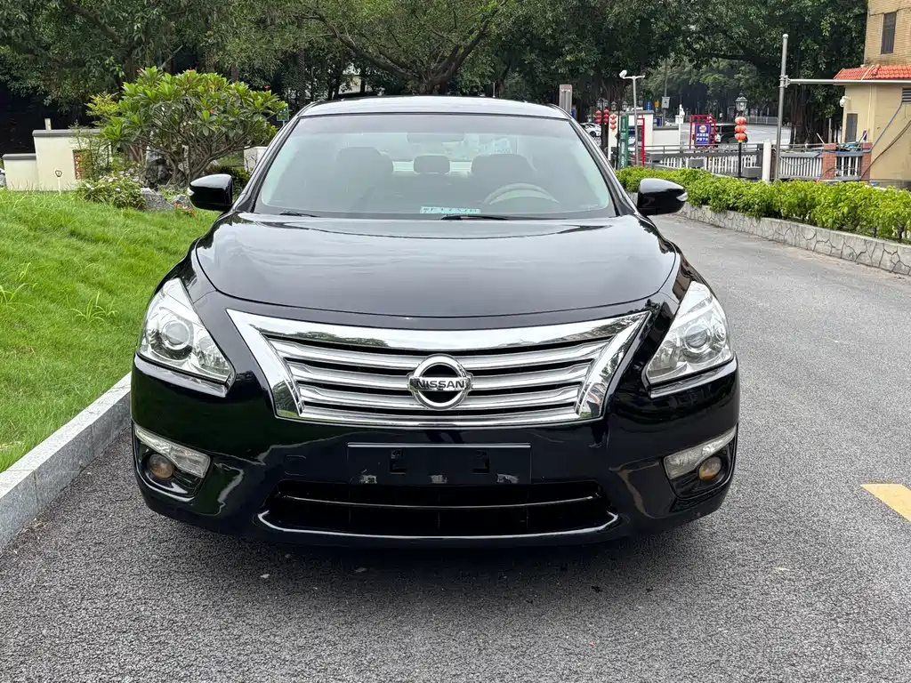 NISSAN TEANA 2013