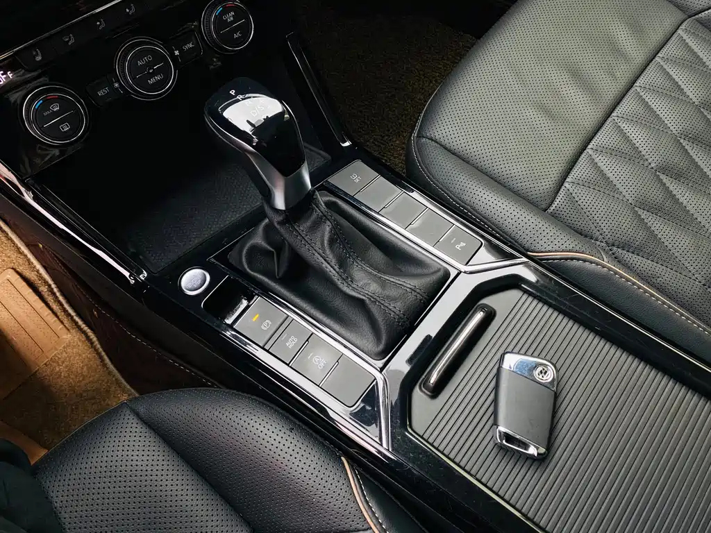 VOLKSWAGEN PASSAT 2020