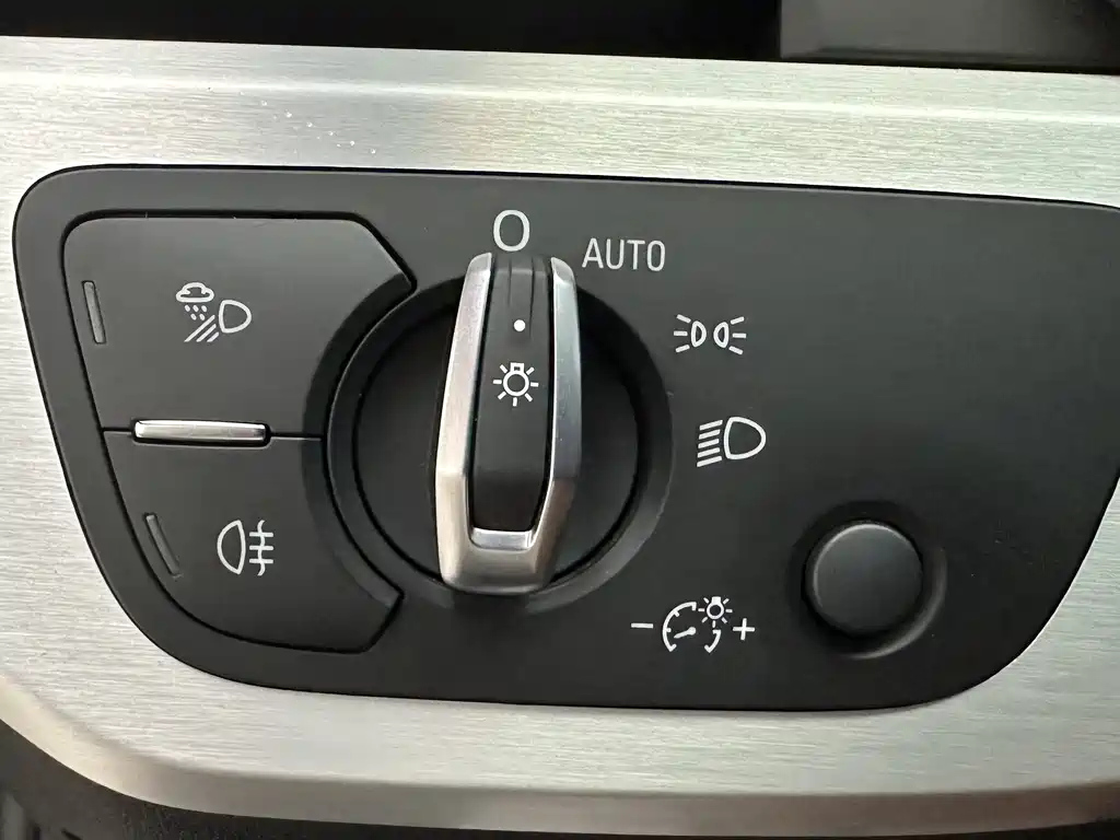 AUDI A4L 2021