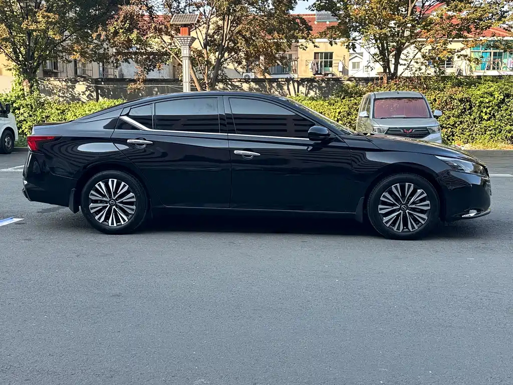NISSAN TEANA 2024
