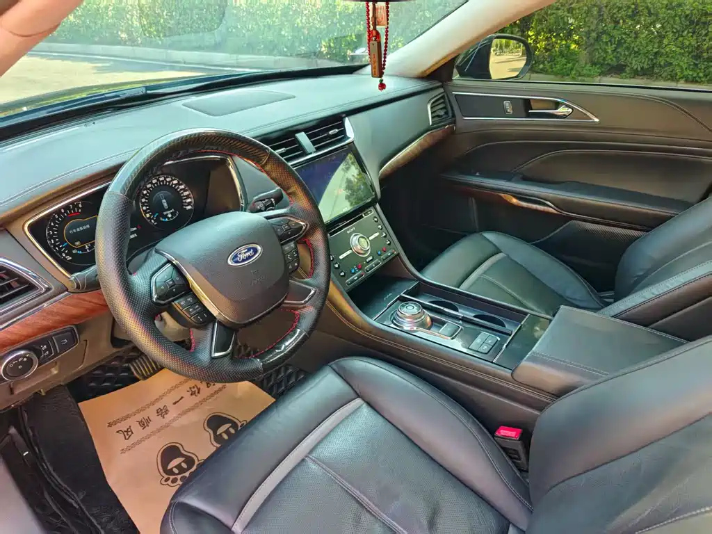 FORD TAURUS 2017