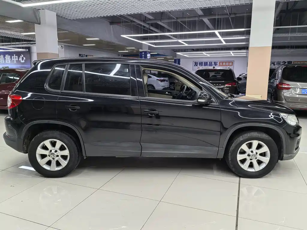 VOLKSWAGEN TIGUAN 2012
