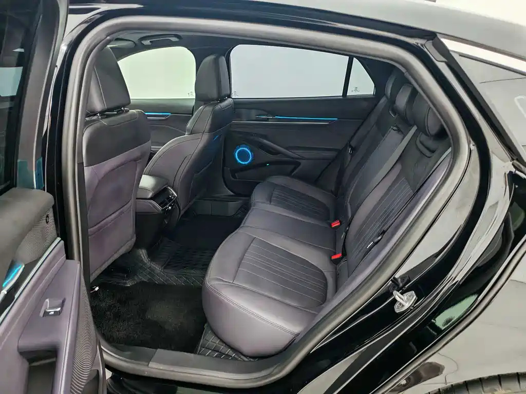 FORD MONDEO 2025