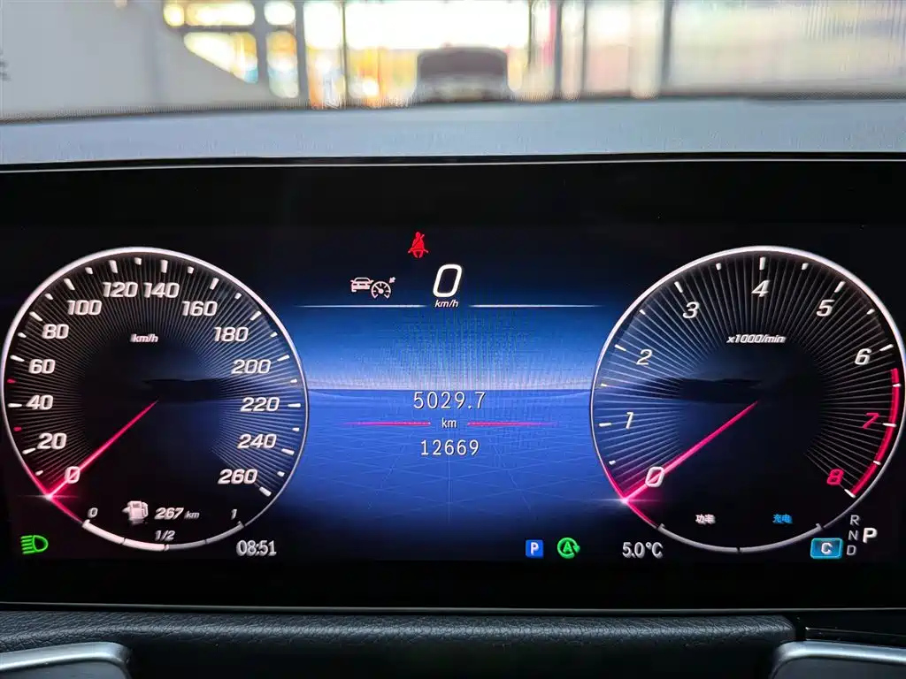 MERCEDES BENZ GLB 2024