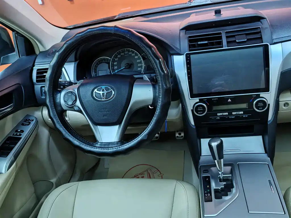 TOYOTA CAMRY 2012