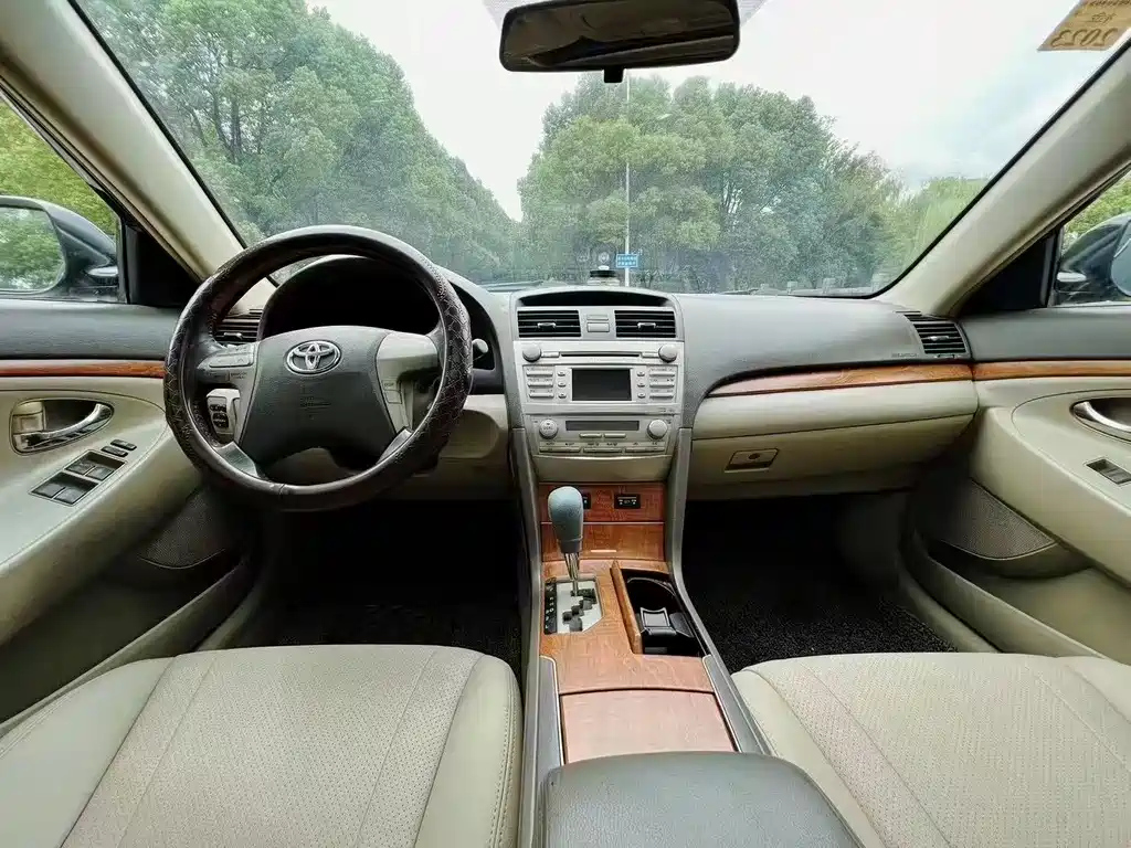 TOYOTA CAMRY 2010