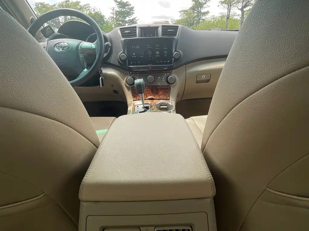 TOYOTA HIGHLANDER 2012