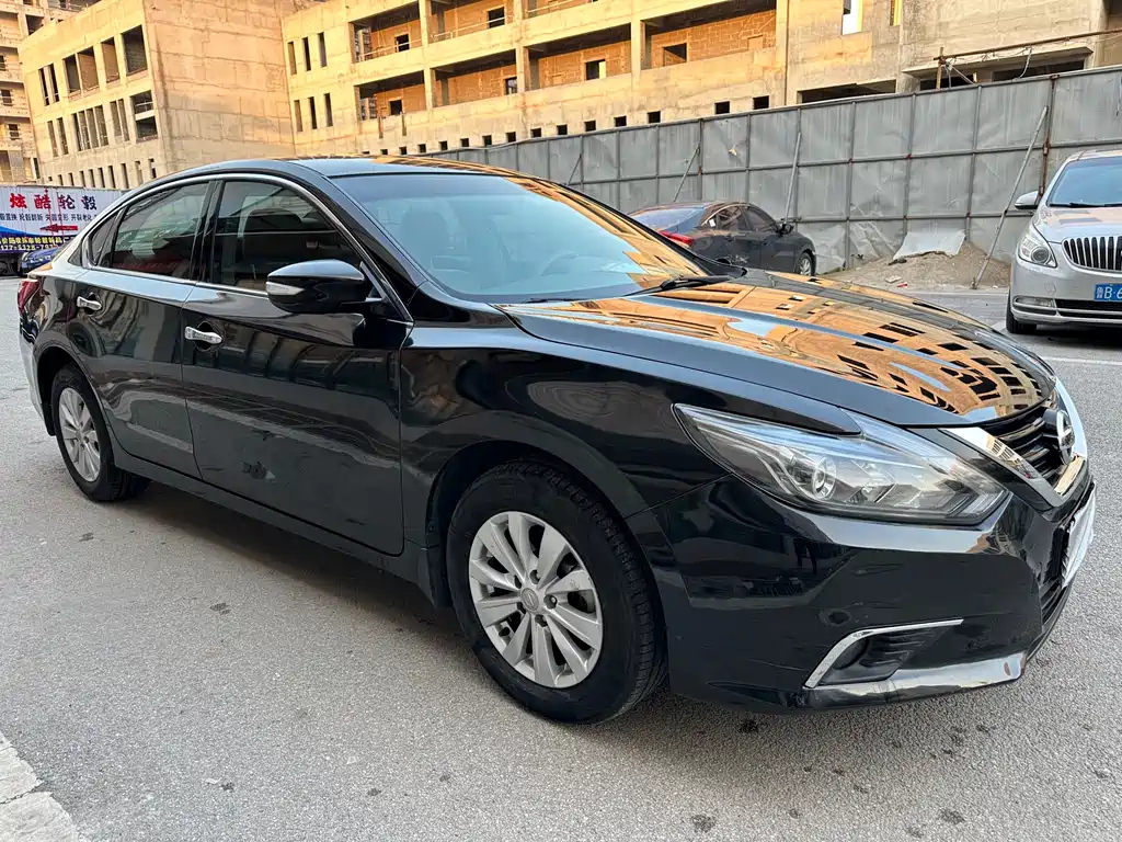 NISSAN TEANA 2017
