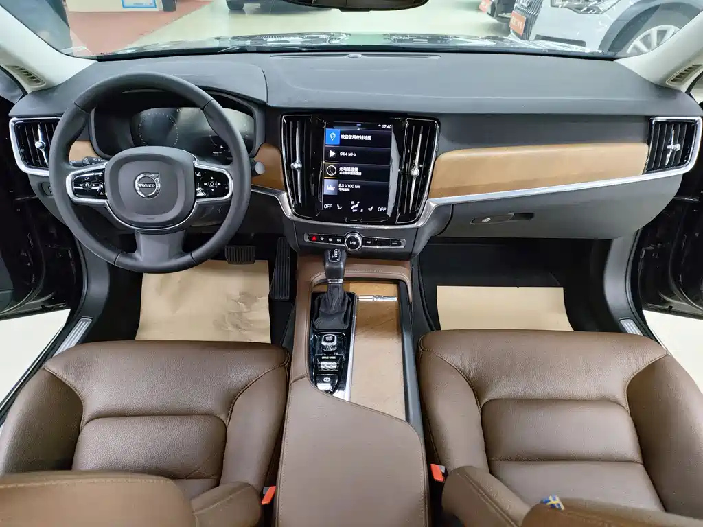 VOLVO S90 2019