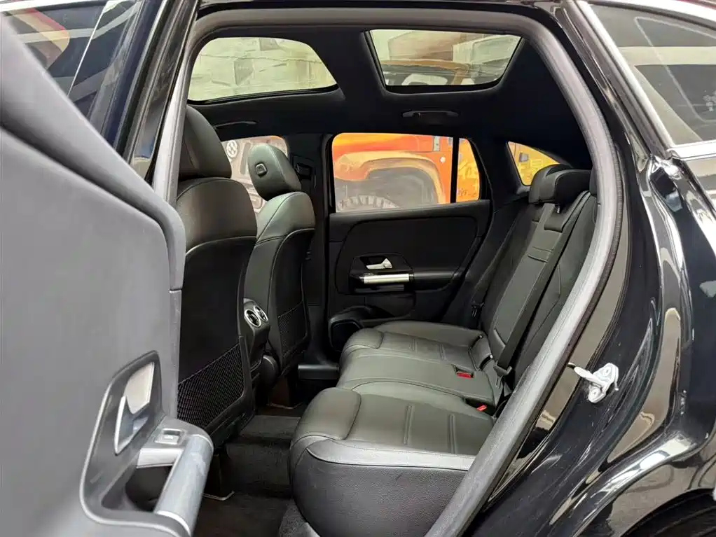 MERCEDES BENZ GLA 2023