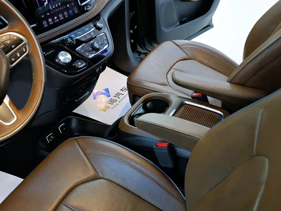 CHRYSLER OTHER 2017