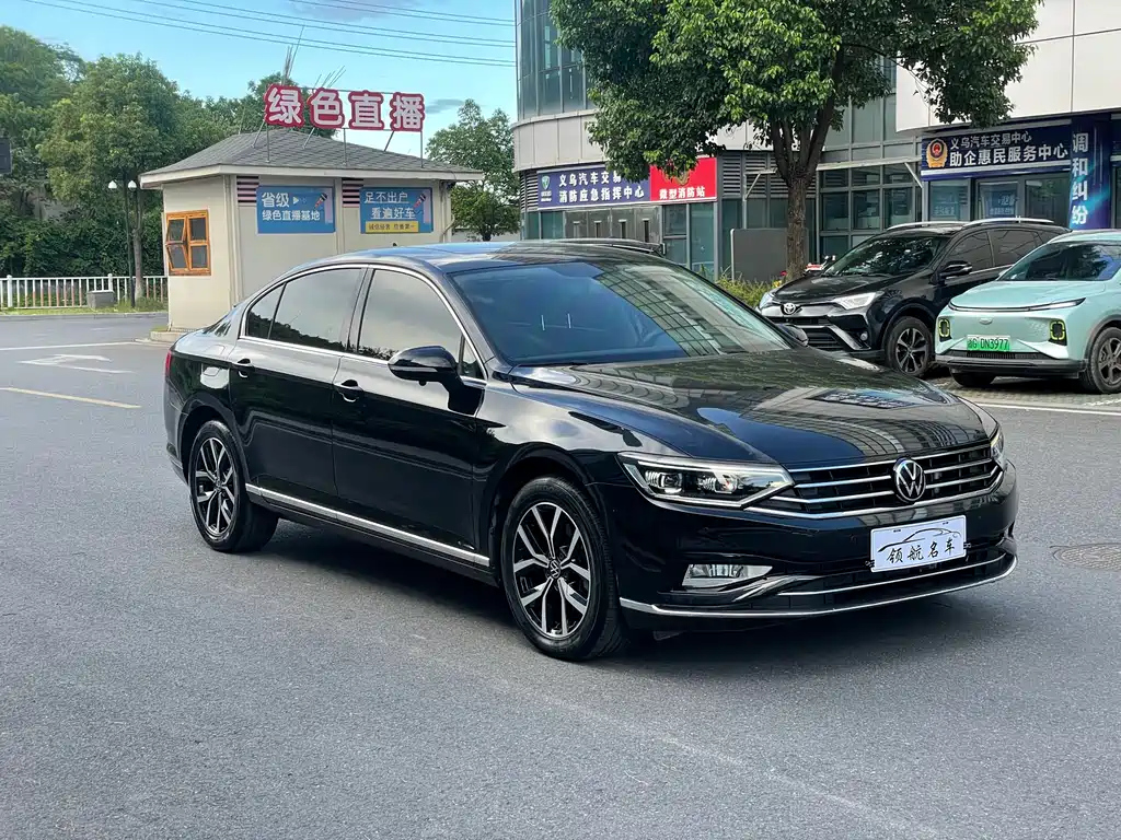 VOLKSWAGEN MAGOTAN 2020