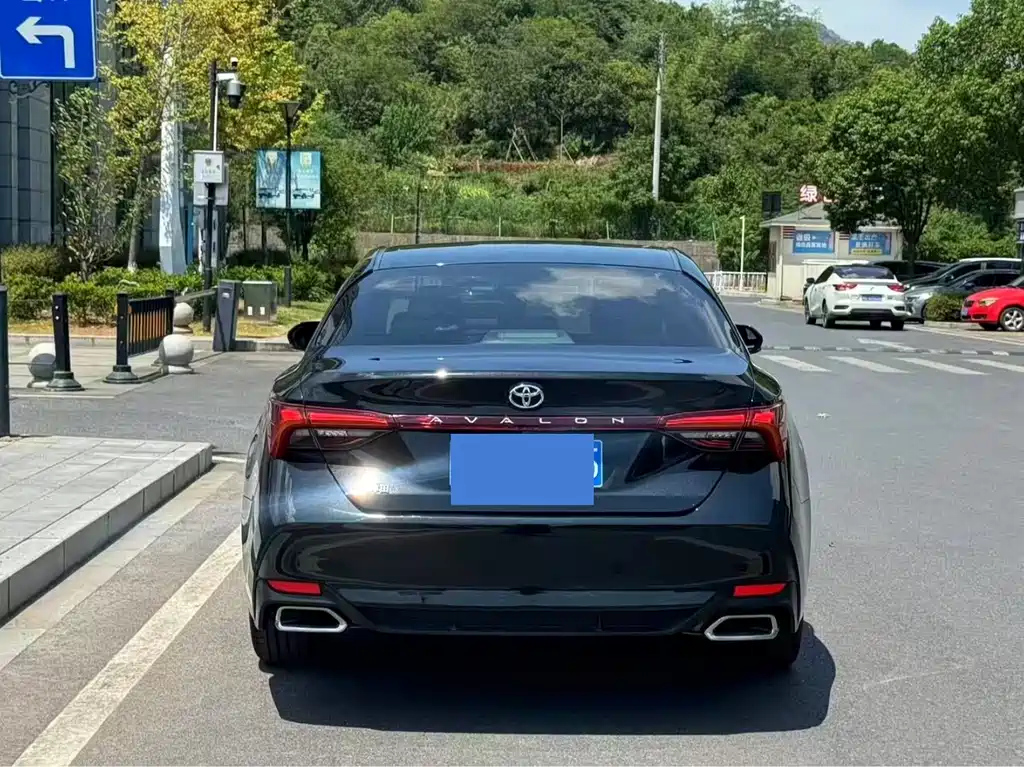 TOYOTA AVALON 2019