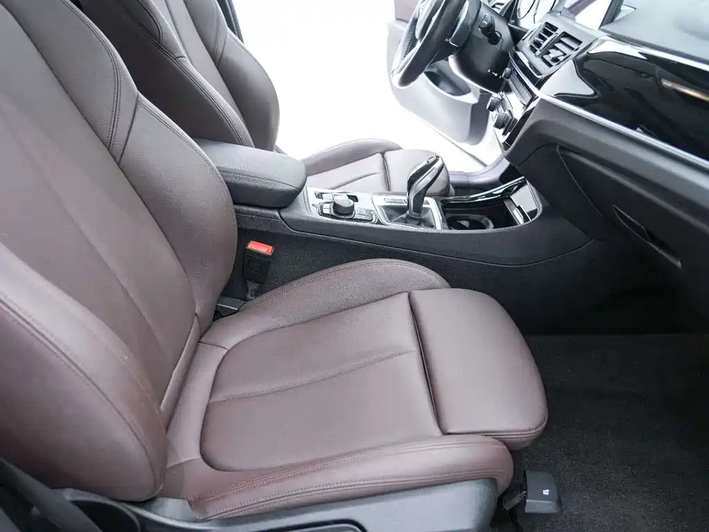 BMW 1-SERIES 2020