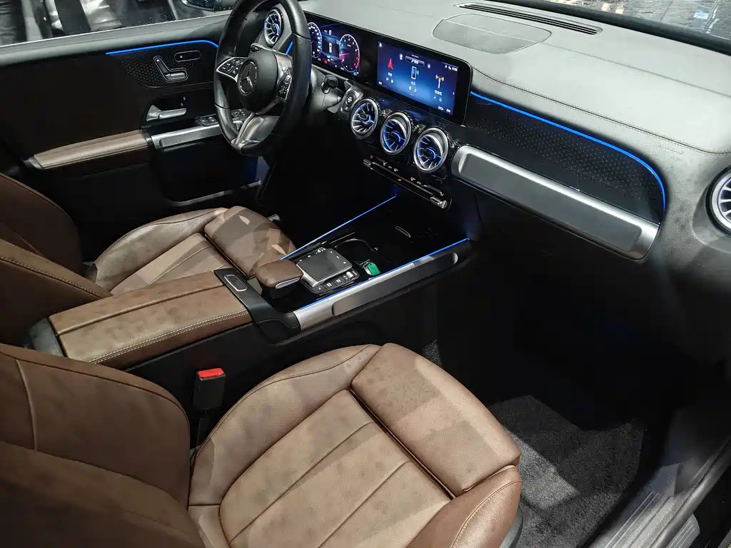 MERCEDES BENZ GLB 2023