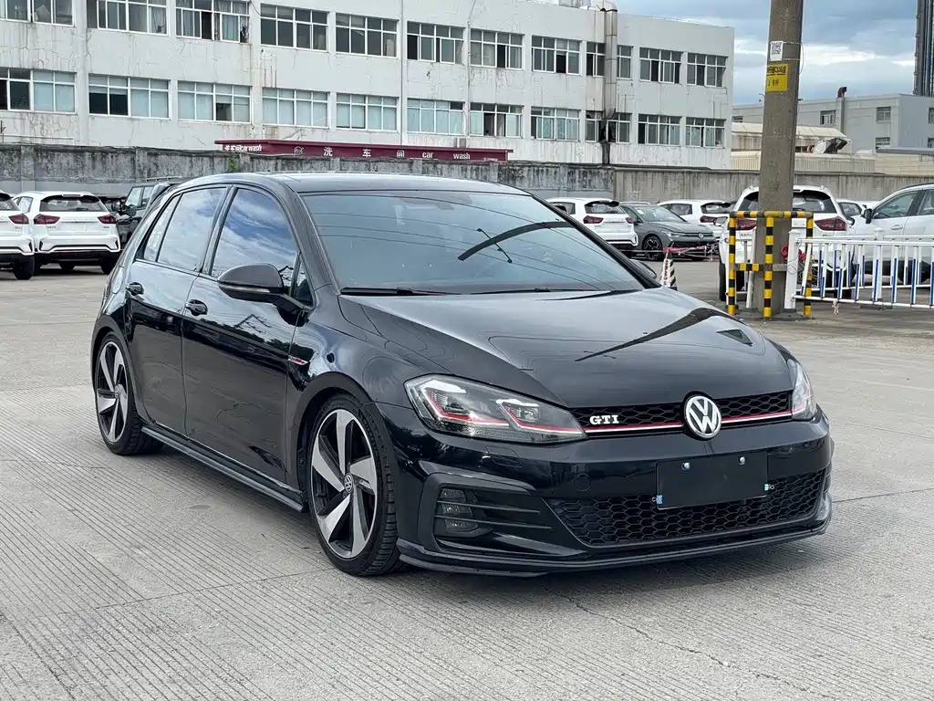 VOLKSWAGEN GOLF GTI 2018