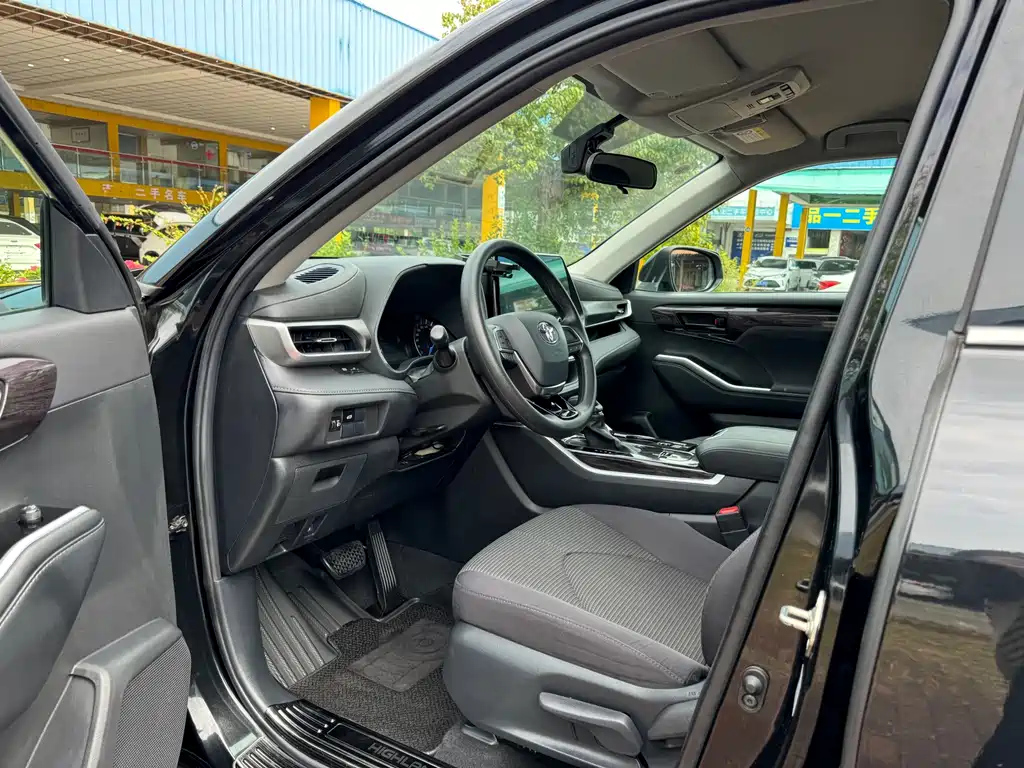 TOYOTA HIGHLANDER 2022