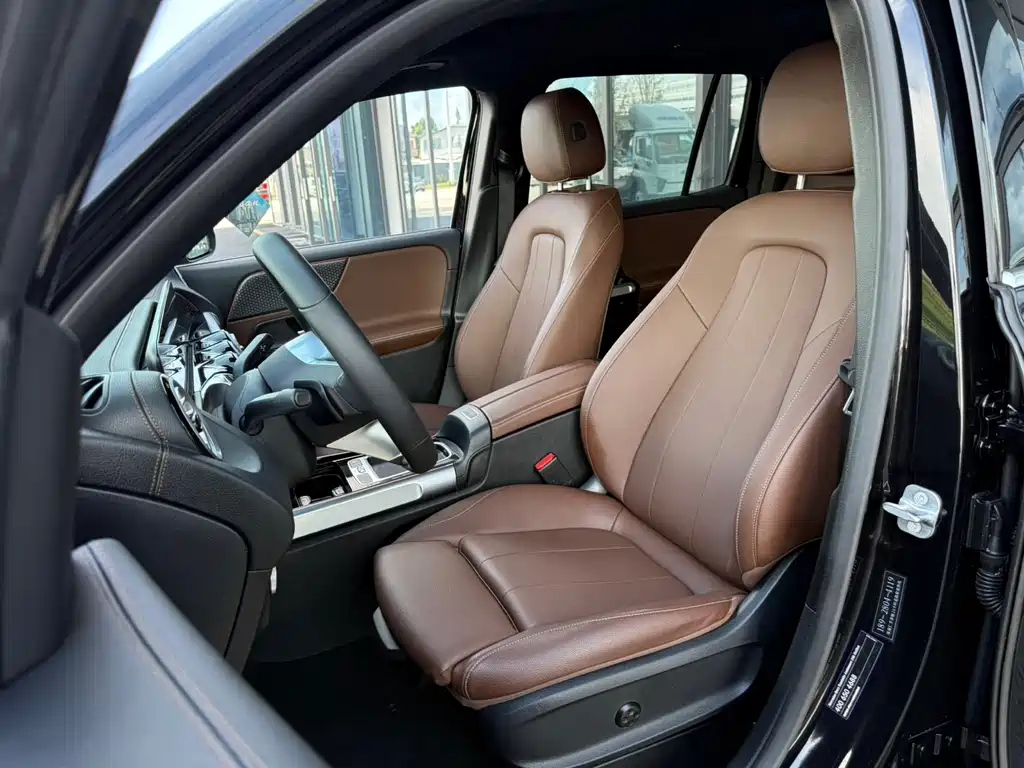 MERCEDES BENZ GLB 2024