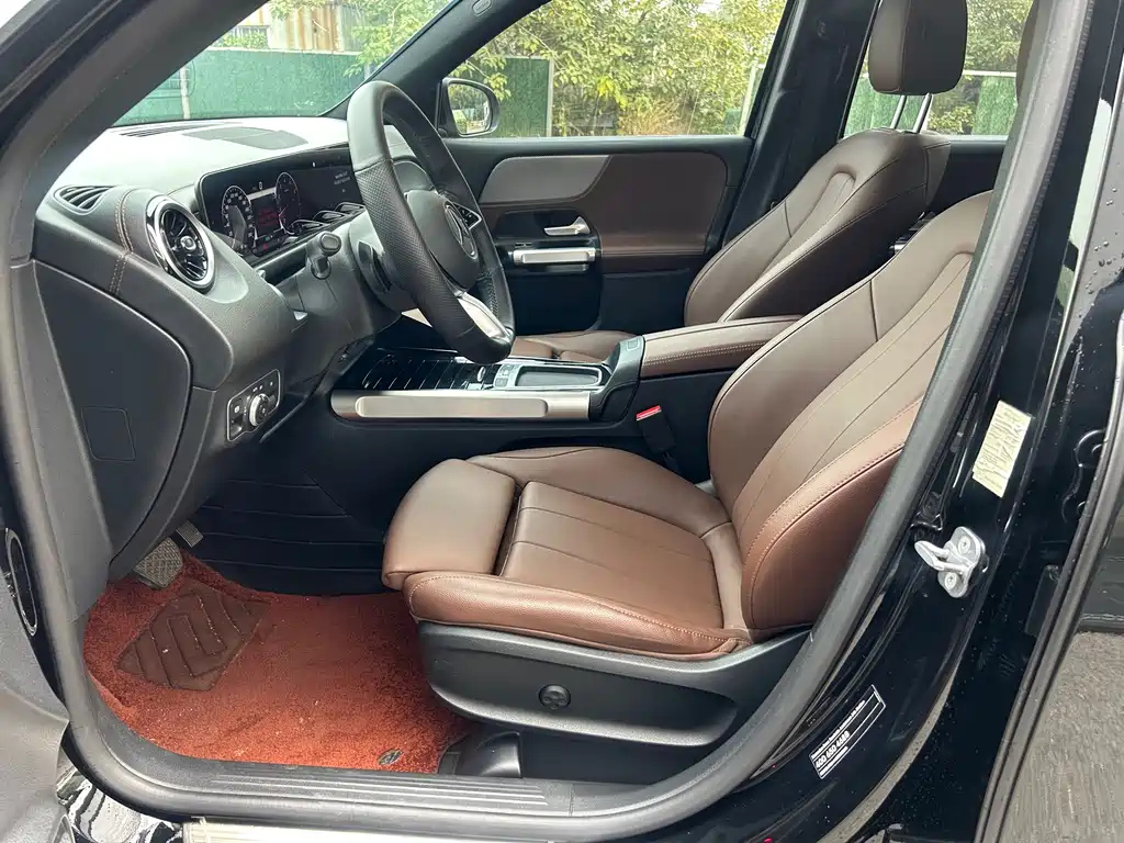 MERCEDES BENZ GLB 2023