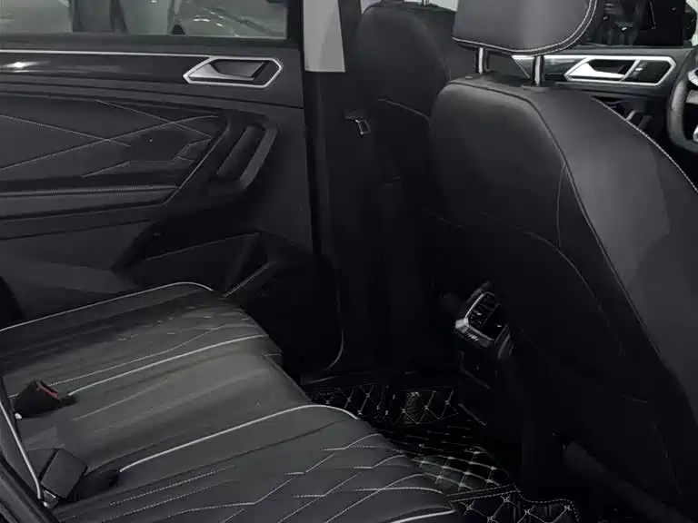VOLKSWAGEN TIGUAN L 2024