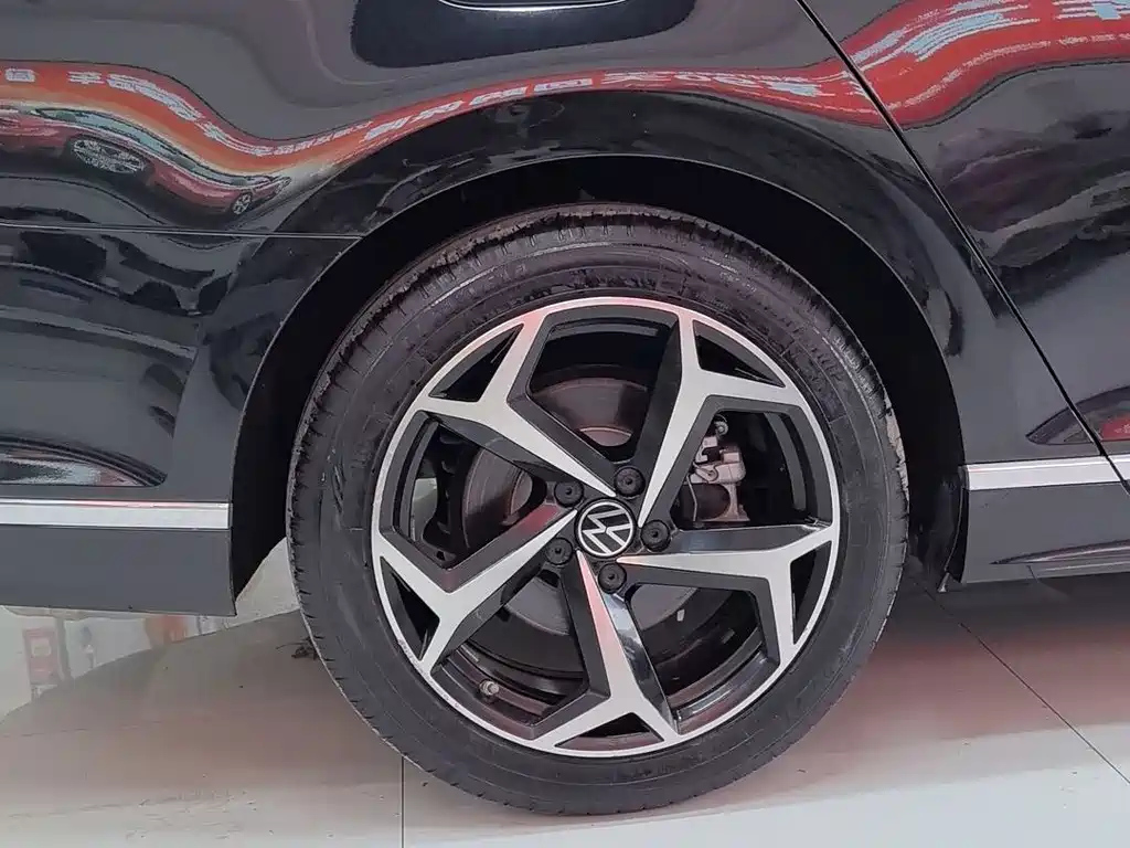 VOLKSWAGEN MAGOTAN 2022