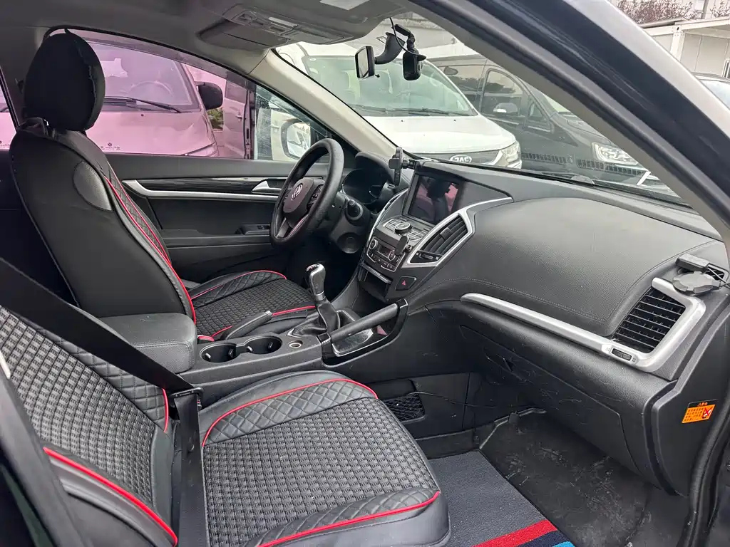 DONGFENG AX7 2016