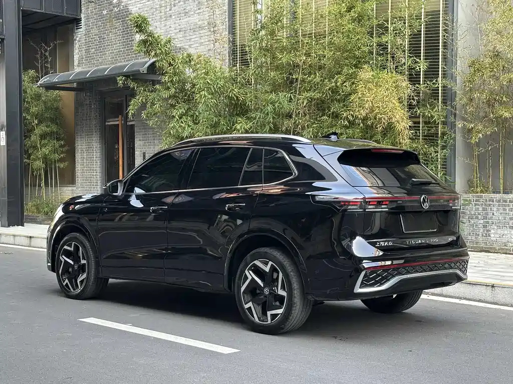 VOLKSWAGEN TIGUAN L 2025