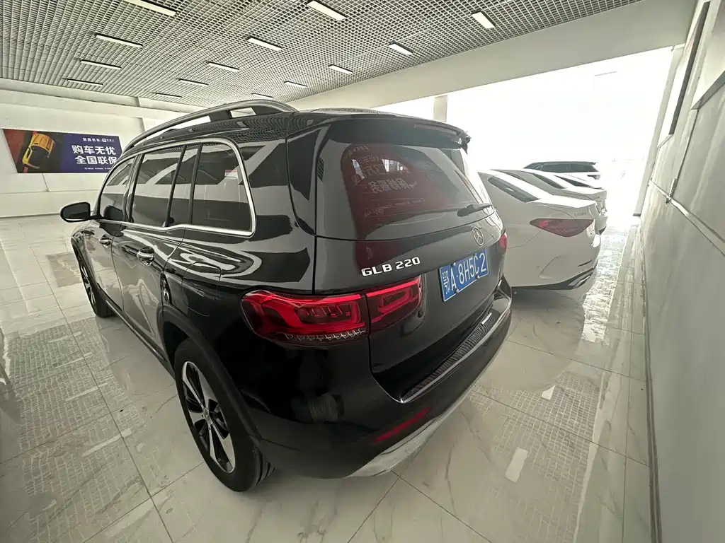 MERCEDES BENZ GLB 2023