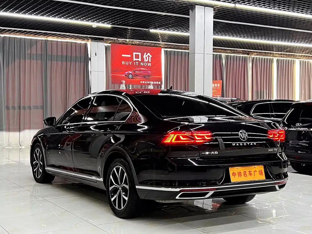 VOLKSWAGEN MAGOTAN 2021