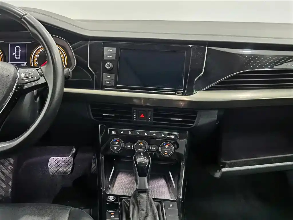 VOLKSWAGEN PASSAT 2019