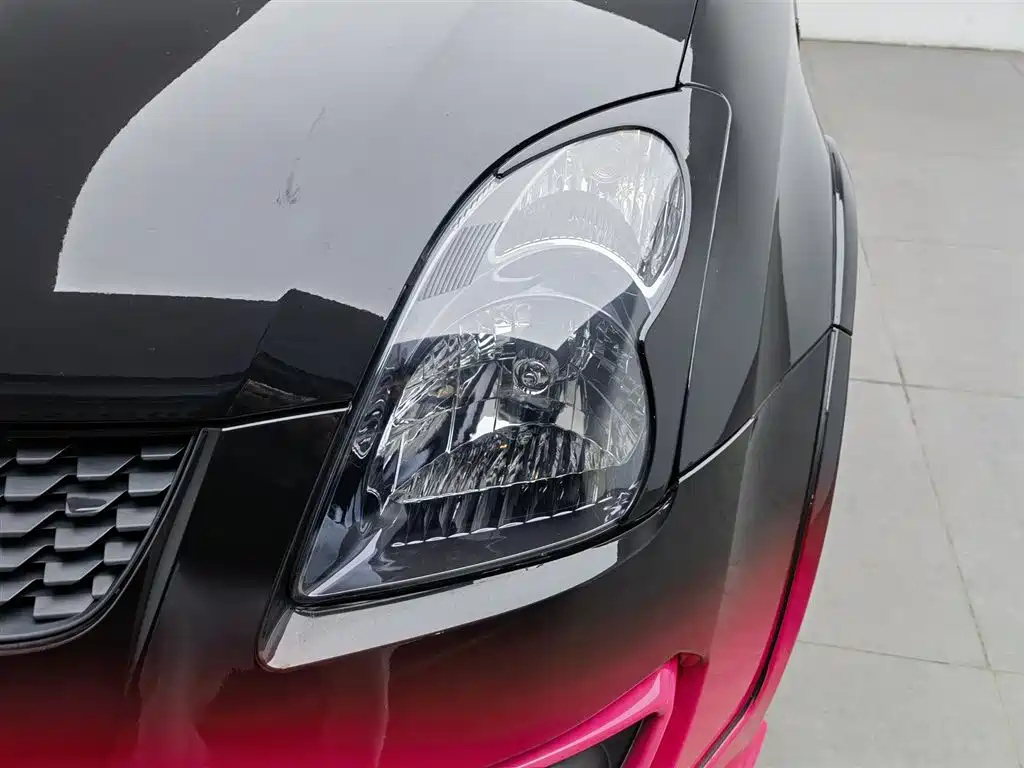 SUZUKI SWIFT 2017