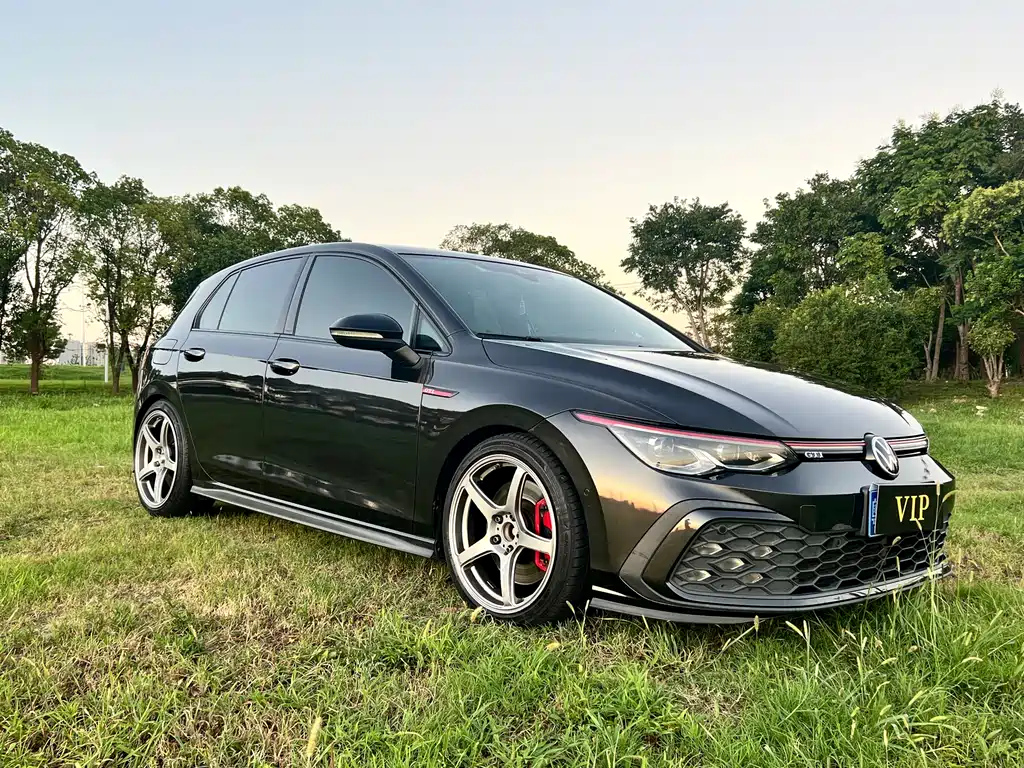 VOLKSWAGEN GOLF GTI 2021