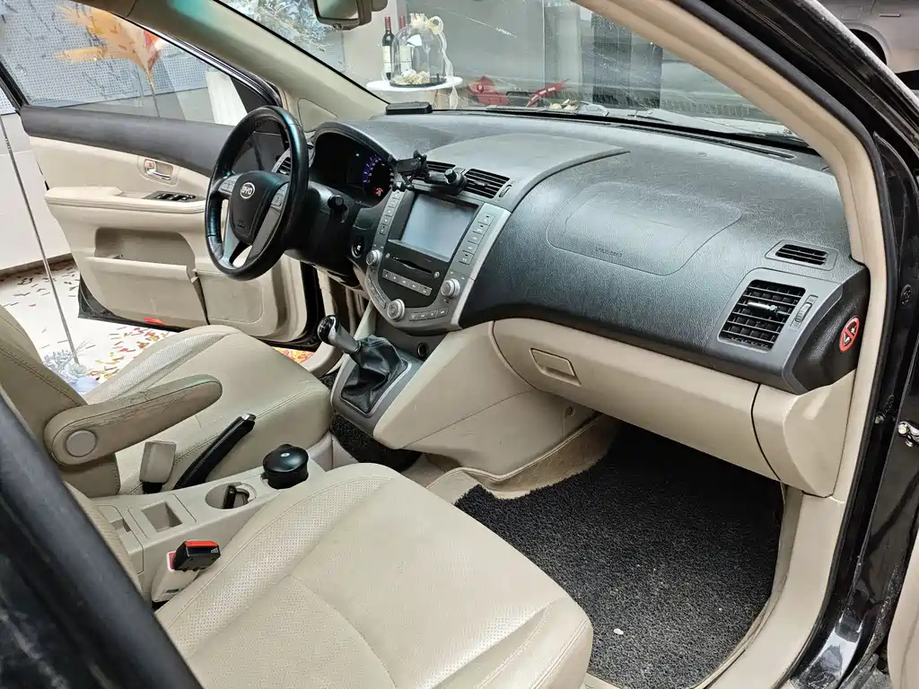 BYD S6 2014