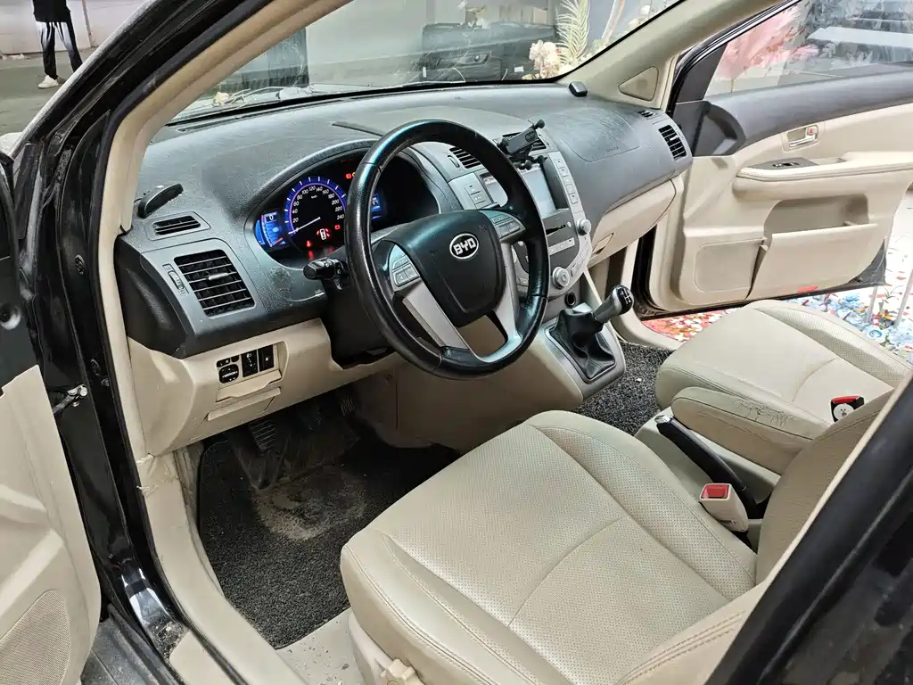 BYD S6 2014