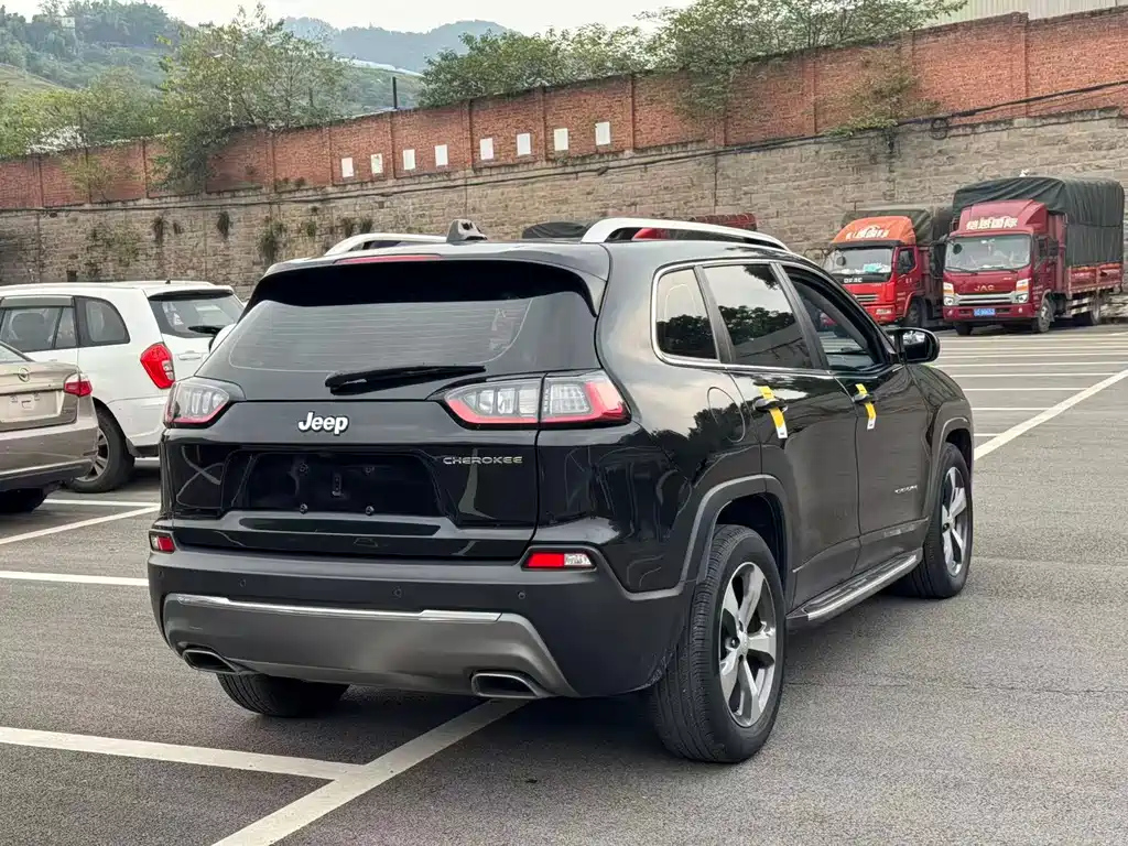 JEEP CHEROKEE 2021